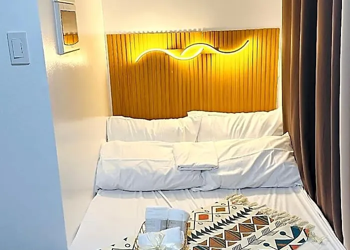 Loft In Mandaluyong Near Mrt W/ Wifi&karaoke&pool 5* Manilla