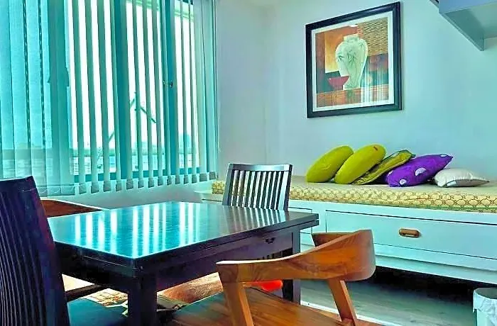 Hotel Loft In Mandaluyong Near Mrt W/ Wifi&karaoke&pool 5*